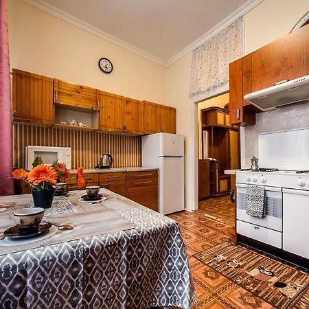 Apartments Near The Church Of Olga And Elizabeth Lviv Exterior photo